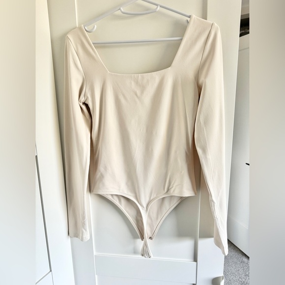 ARITZIA BABATON Contour Square Neck Long Sleeve Bodysuit • Cream/Ivory • Small - Picture 7 of 11